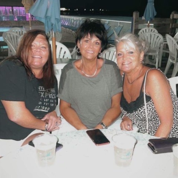 Meet your Posher, Jennifer - Picture 1 of 1